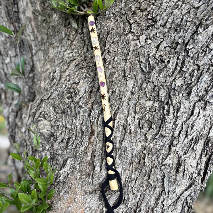  Varita Mágica en Madera de Olivo con Amatista y Cuarzo Rosa – Protección y Equilibrio