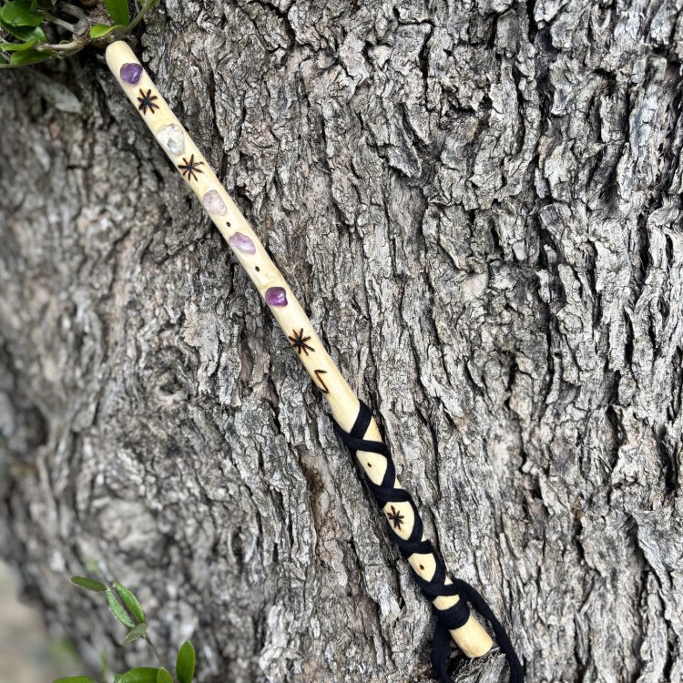  Varita Mágica en Madera de Olivo con Amatista y Cuarzo Rosa – Protección y Equilibrio