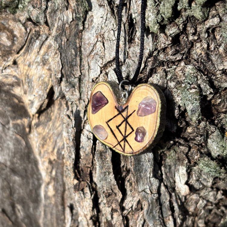  Colgante Amor en Madera de Olivo con Amatistas – Amor y Pasión