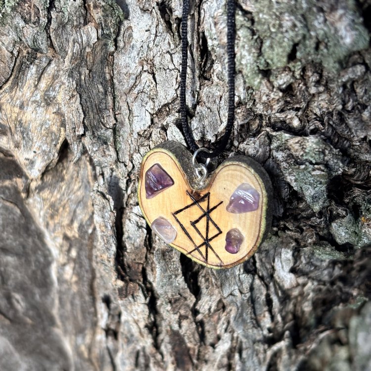  Colgante Amor en Madera de Olivo con Amatistas – Amor y Pasión