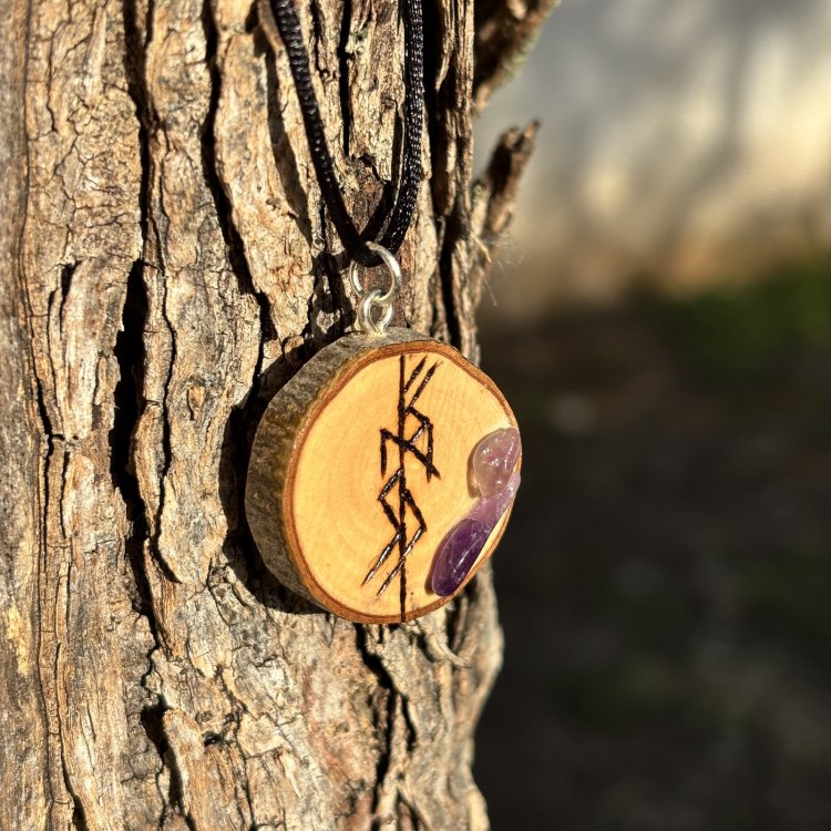  Colgante Amor en Madera de Olivo con Amatistas – Diosa Freya