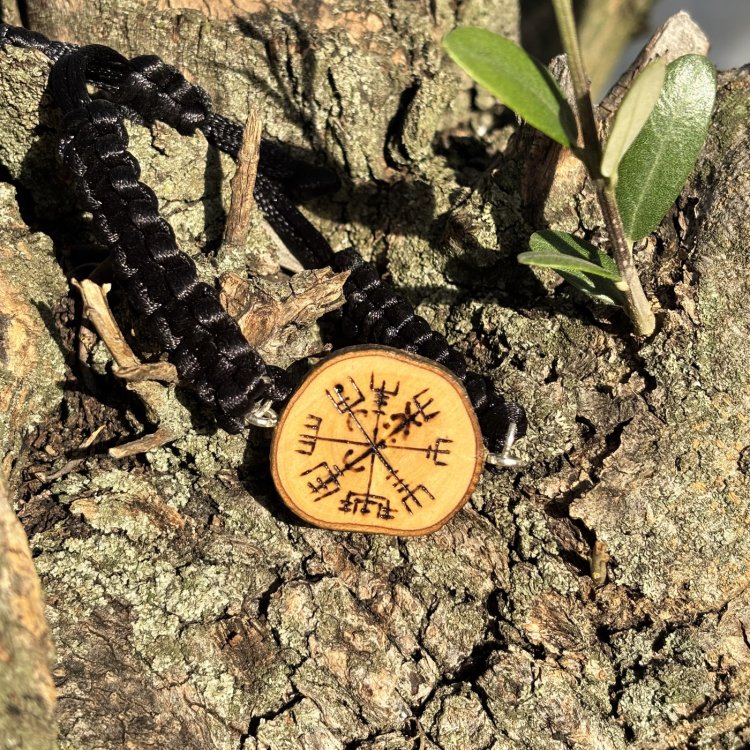  Pulsera de Protección Vegvisir en Madera de Olivo