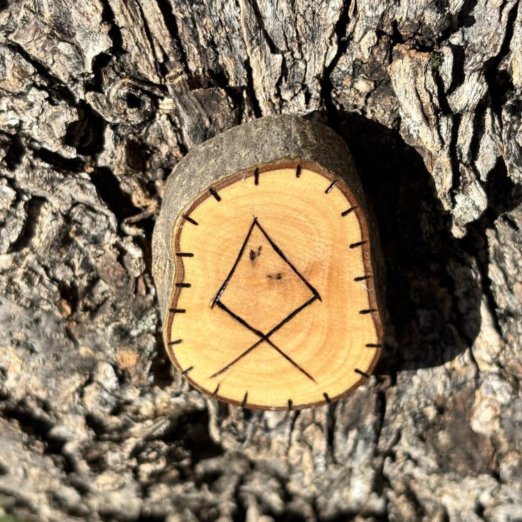  Runa Vikinga Othila en Madera de Olivo – Símbolo de Hogar, Herencia y Familia