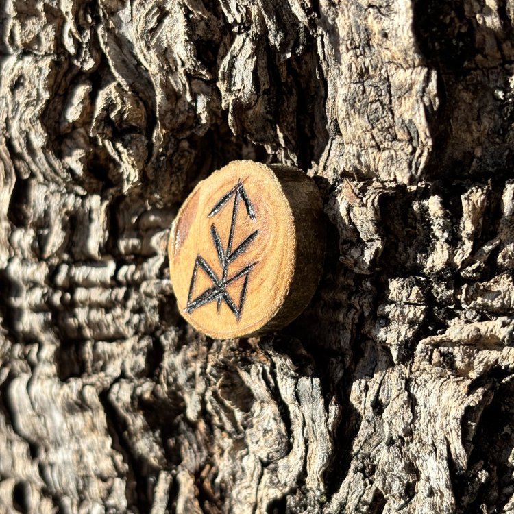  Talismán Trabajo y Superación en Madera de Olivo – Determinación y Valentía