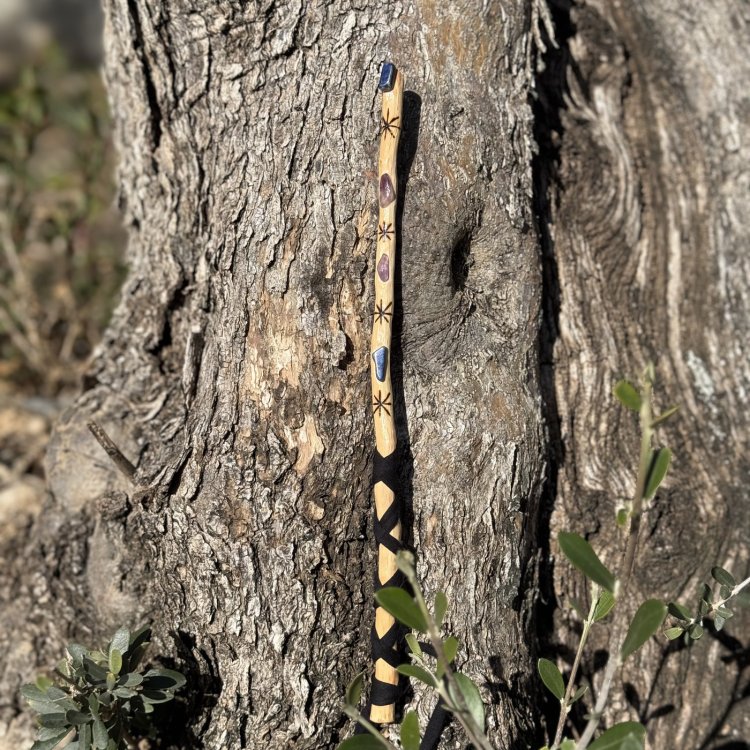  Varita Mágica de Olivo con Lapislázuli y Amatistas