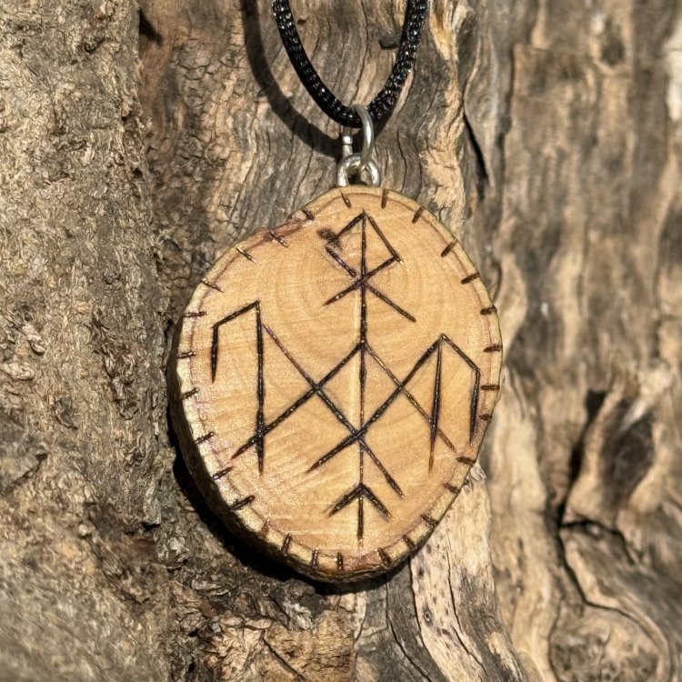  Símbolo Wardruna Artesanal en Madera de Olivo
