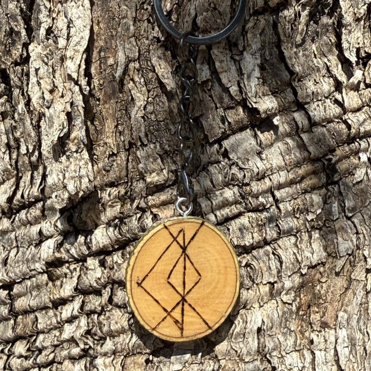  Llavero para Atraer el Amor en Madera de Olivo – Talismán de Energía Amorosa