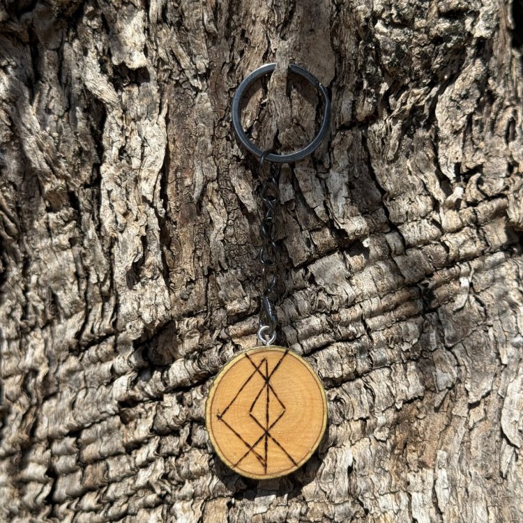  Llavero para Atraer el Amor en Madera de Olivo – Talismán de Energía Amorosa