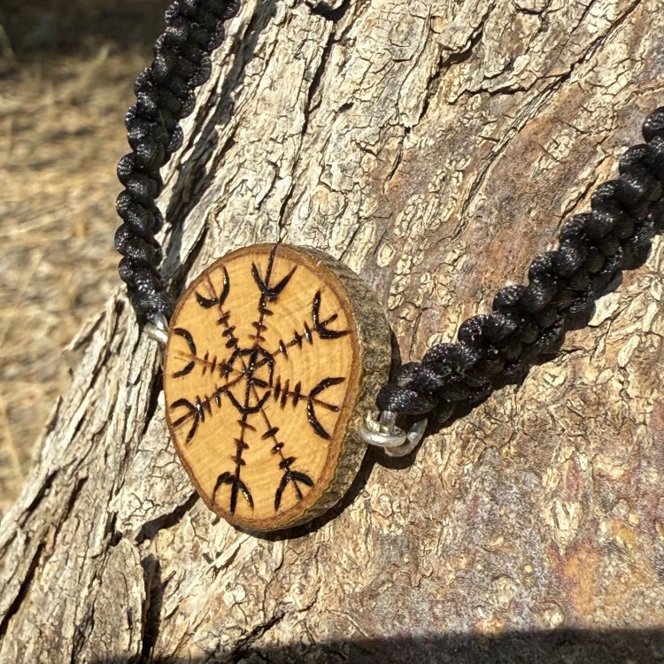  Bracciale Aegishjalmur in Ulivo e Macramè – Protezione