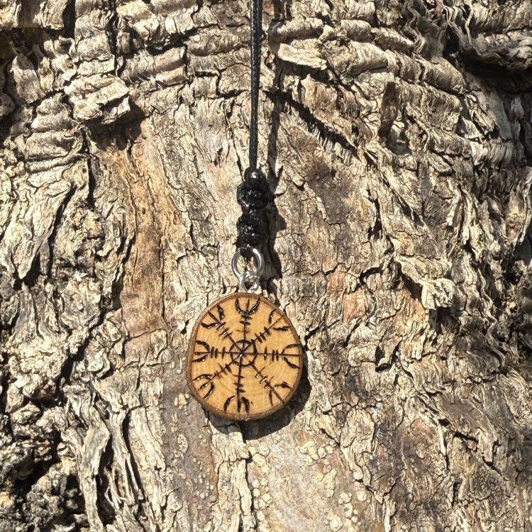  Colgante Aegishjalmur de Olivo – Protección Nórdica