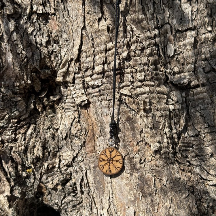  Colgante Aegishjalmur de Olivo – Protección Nórdica