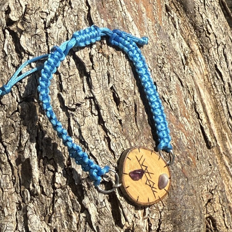  Pulsera Freya de Olivo y Macramé Azul – Amor y Armonía