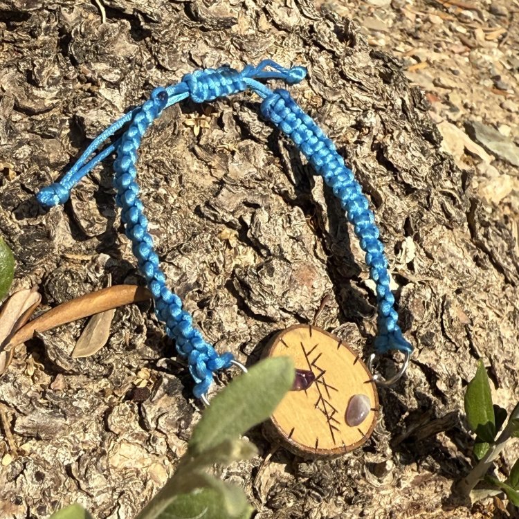  Pulsera Freya de Olivo y Macramé Azul – Amor y Armonía