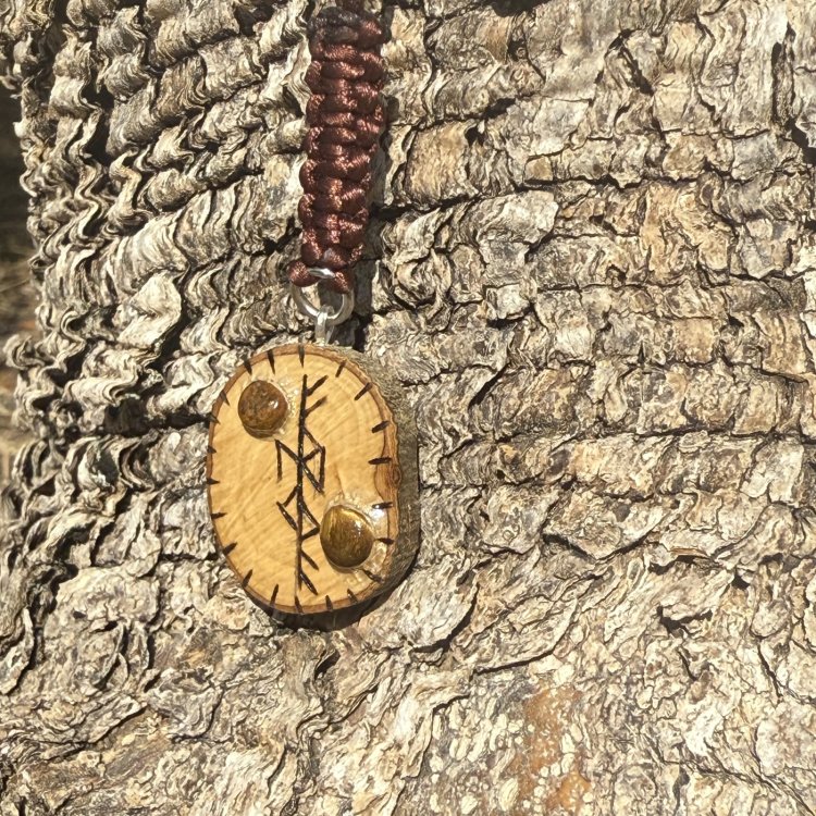  Colgante Freya de Olivo con Ojos de Tigre – Amor y Protección