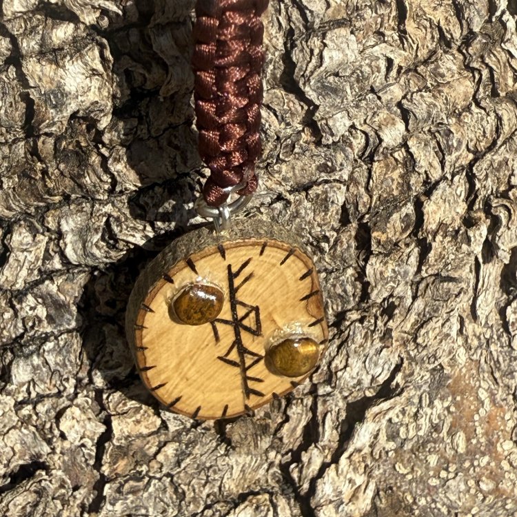  Colgante Freya de Olivo con Ojos de Tigre – Amor y Protección