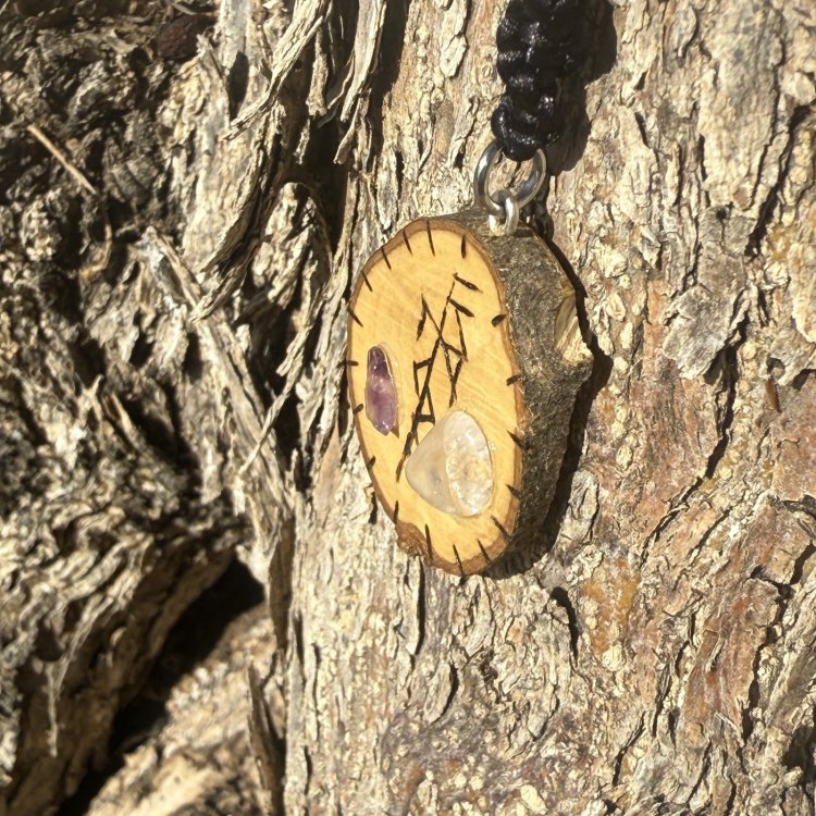  Colgante Freya de Olivo con Amatistas – Amor y Protección