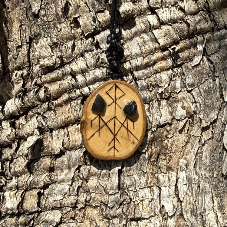 Colgante Wardruna de Olivo con Obsidianas – Protección Elevada
