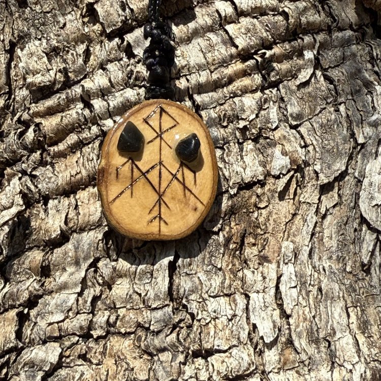  Colgante Wardruna de Olivo con Obsidianas – Protección Elevada