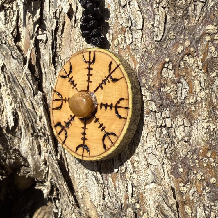  Ciondolo Aegishjalmur in Ulivo con Occhio di Tigre Chiaro