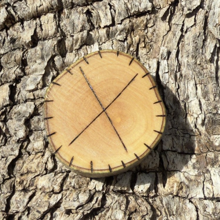 Runa Vikinga Gebo en Madera de Olivo – Símbolo de Emprendimiento y Alianzas