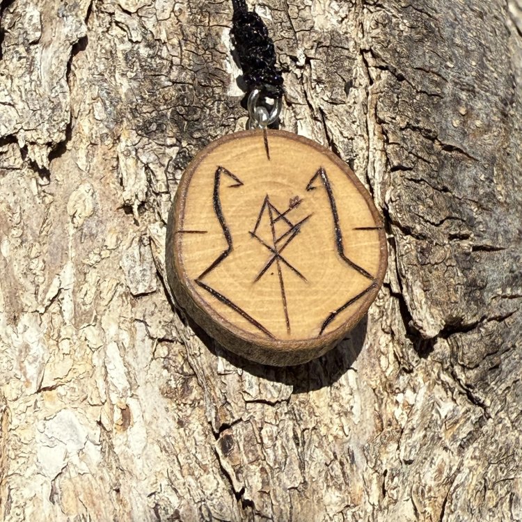  Talismano Lupo in Ulivo con Sagoma – Ciondolo Runico