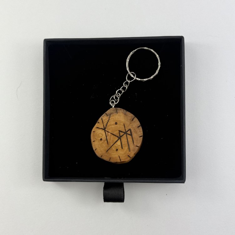  Talismán Salud Llavero en Madera de Níspero – Equilibrio y Energía