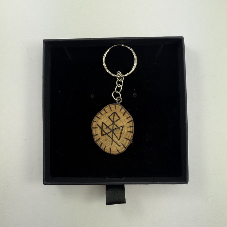  Llavero de Protección Odín en Madera de Laurel – Fuerza y Sabiduría Vikinga