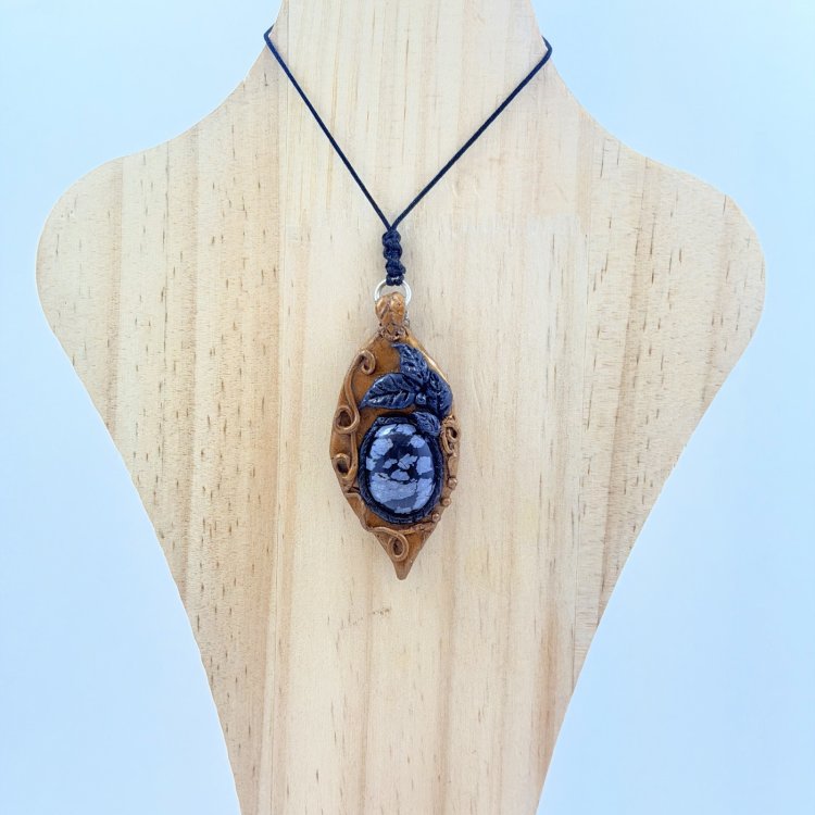  Joya del Bosque con Obsidiana Nevada – Protección y Mirada Interior