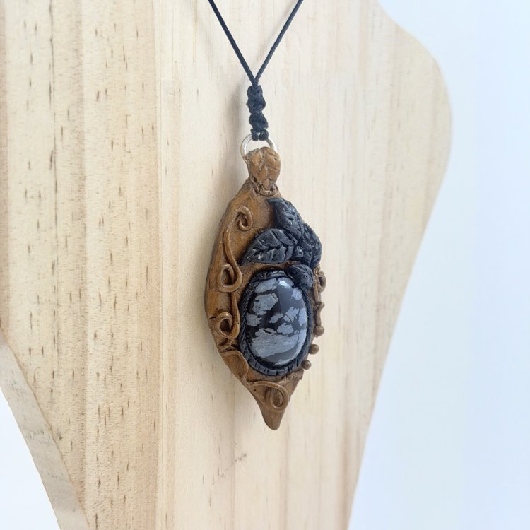  Joya del Bosque con Obsidiana Nevada – Protección y Mirada Interior