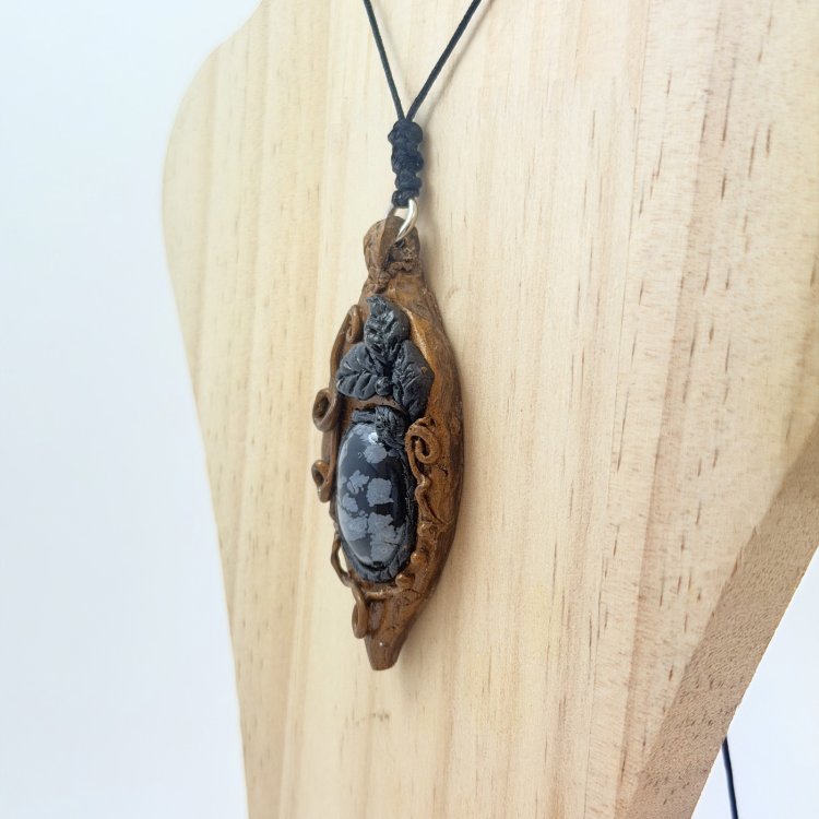  Joya del Bosque con Obsidiana Nevada – Protección y Mirada Interior