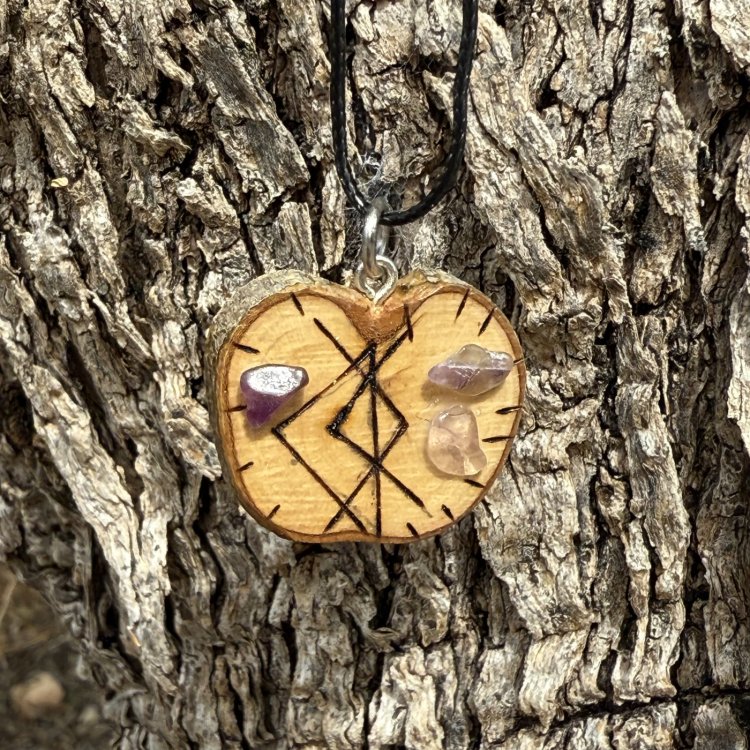  Colgante Amor en Madera de Olivo con Amatistas – Amor y Pasión